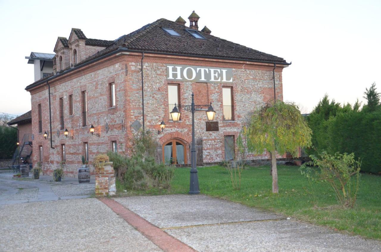 Hotel Le Botti Guarene Esterno foto