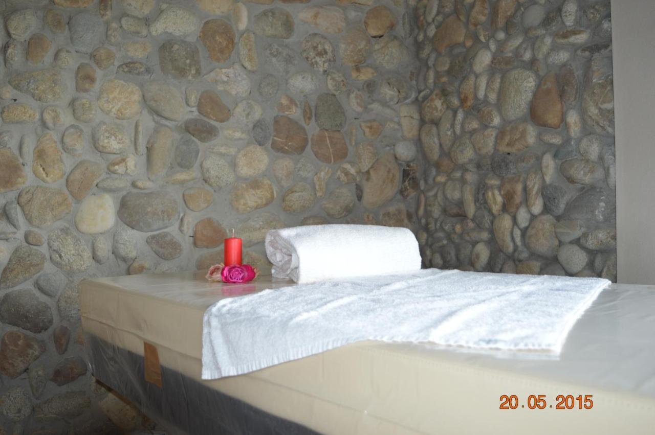 Hotel Le Botti Guarene Esterno foto