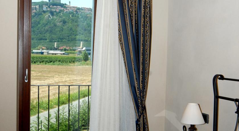 Hotel Le Botti Guarene Esterno foto