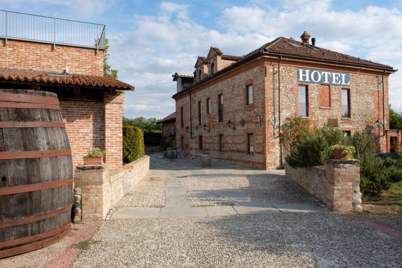 Hotel Le Botti Guarene Esterno foto