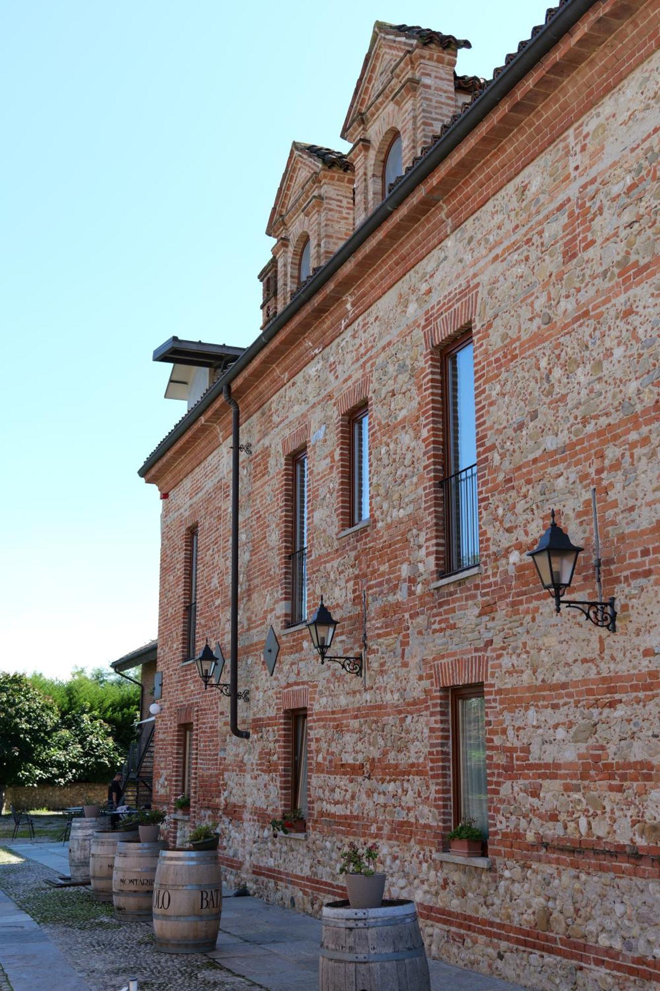 Hotel Le Botti Guarene Esterno foto