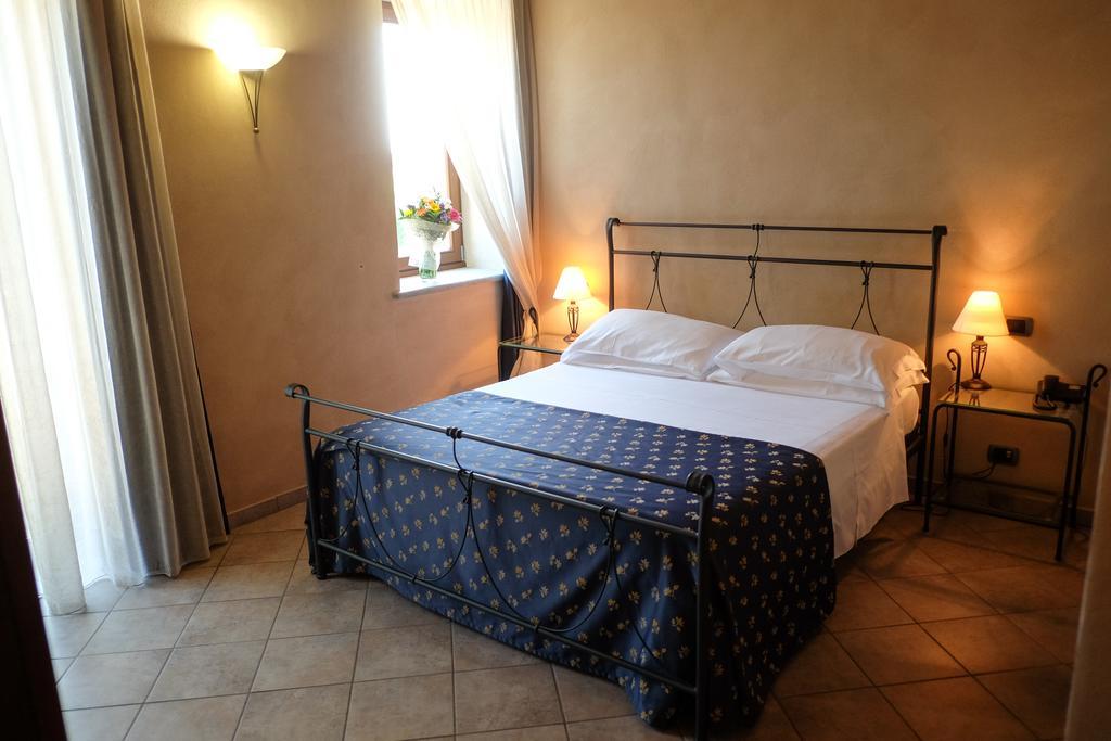 Hotel Le Botti Guarene Esterno foto