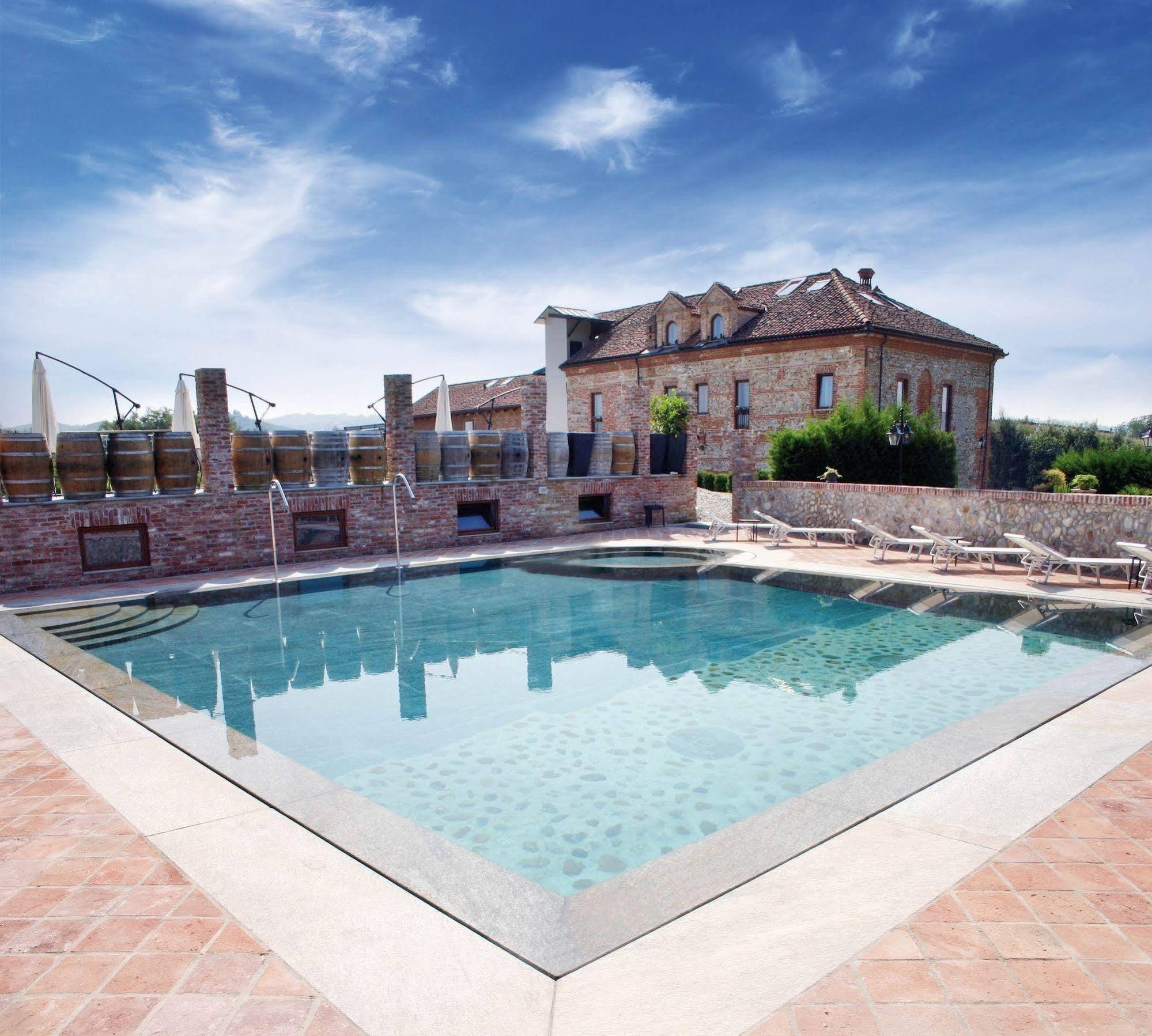 Hotel Le Botti Guarene Esterno foto