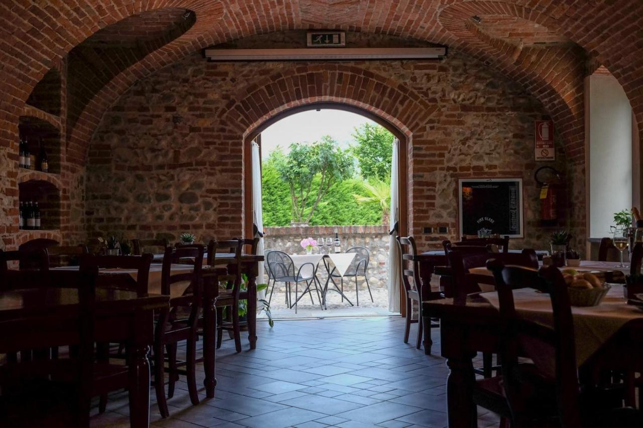 Hotel Le Botti Guarene Esterno foto
